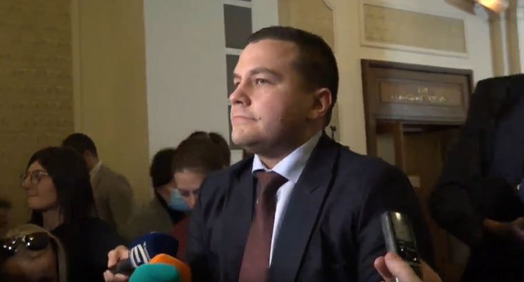 Станислав Балабанов от ИТН обвини Кирил Петков в опит за купуване на депутати