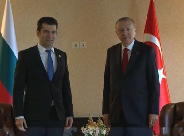 Кирил Петков се срещна с Реджеп Ердоган (ОБНОВЕНА)