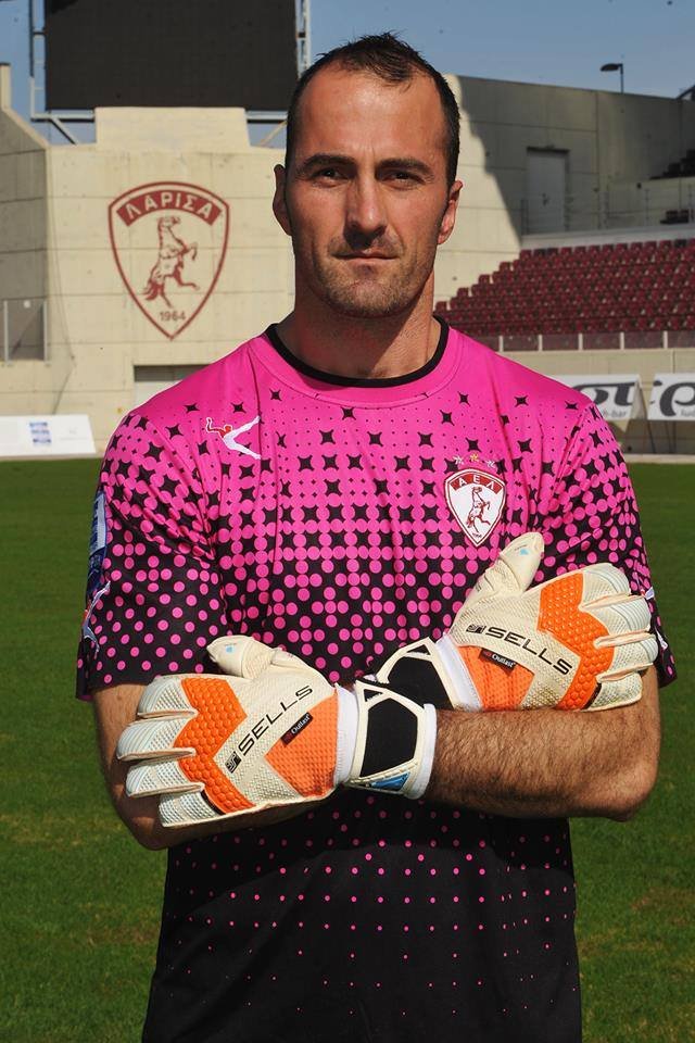 УЖАС: Бивш национал на Черна гора направи опит за самоубийство