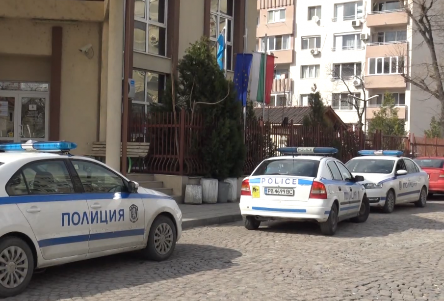 Пиян ром разби главата на полицай пред пощата в Столипиново