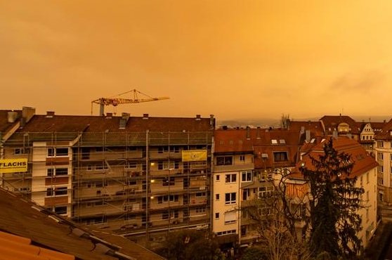 Небето над България е оранжево! Ето обяснението защо и опасно ли е за хората (КАРТИ)