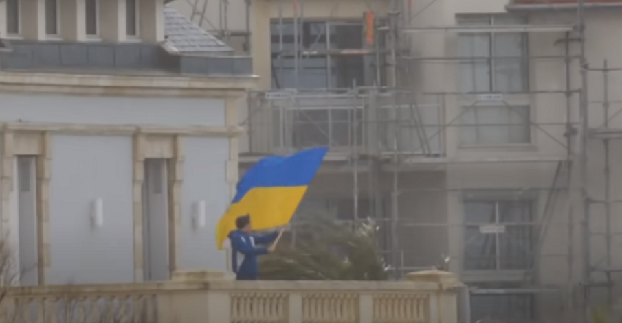 НА АБОРДАЖ: Французин влезе във вила на дъщерята на Путин - смени ключалките и покани бежанци (ВИДЕО)