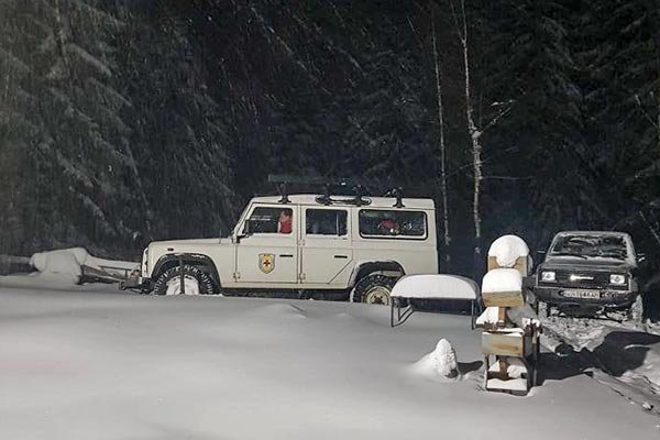 Помогнаха на туристи, замръкнали под връх Руен