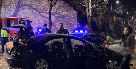 Жена с БМВ се вряза в мерцедес на прелез в Пловдив