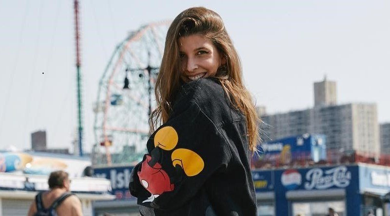 ЗА ПРЪВ ПЪТ ОТ 9 ГОДИНИ: Внучката на Царя събира родителите си на своята сватба