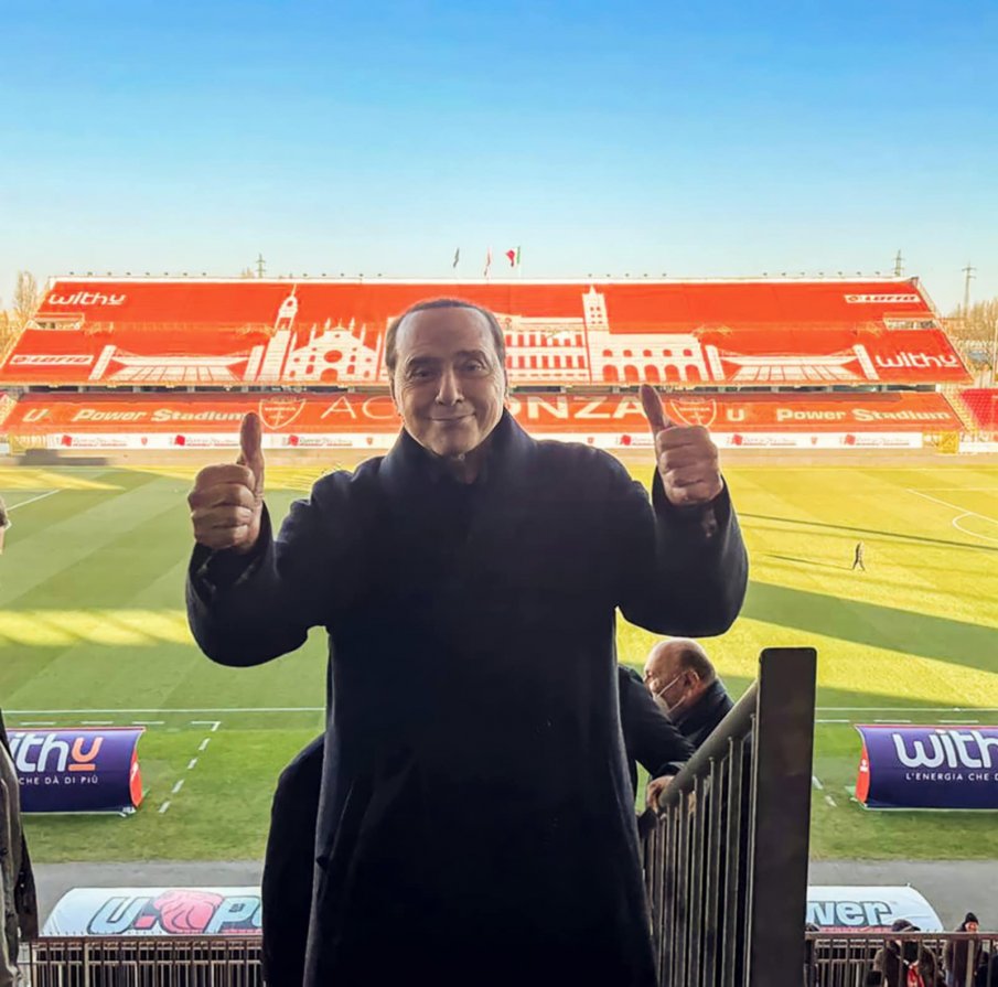 Берлускони си взе половин век по-млада булка (СНИМКА)