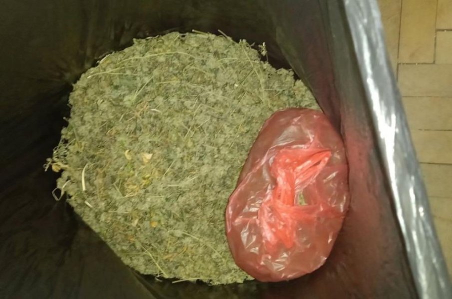 Полицията иззе 3 килограма марихуана (СНИМКИ) 