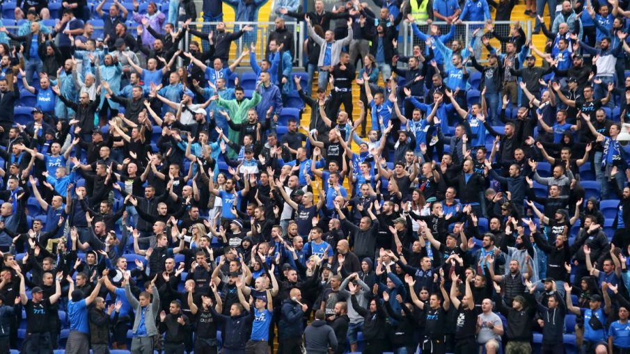 Акционери в Левски скочиха на Сираков