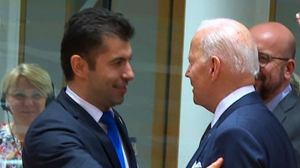 Киро вика, че Путин работил през политическа вихрушка. Върхушка, бре, нарко!