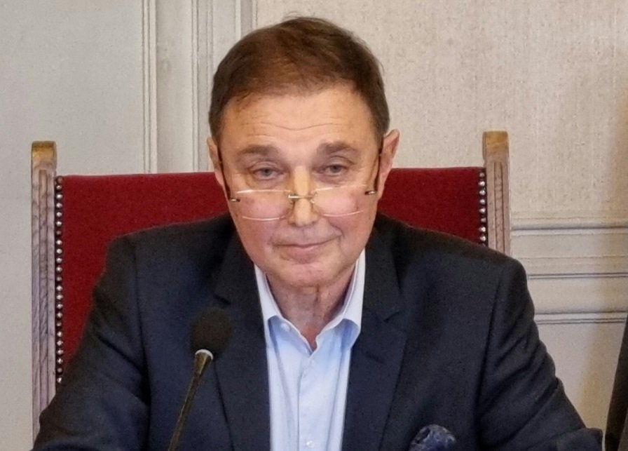 Депутати искат смяната на шефа на Слънчев бряг АД