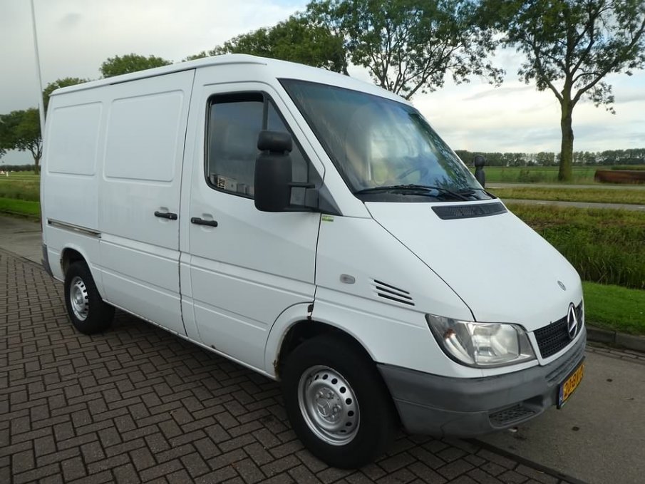 Атакуваха фирмена база в Монтана, откраднаха бус и акумулатори