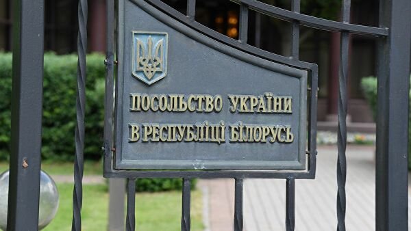 Беларус изгони 12 украински дипломати