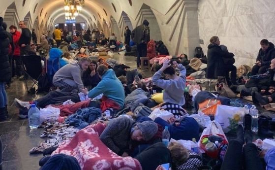 Стотици семейства в Харков живеят в метрото