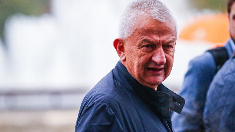 Христо Крушарски олекнал със 17 милиона заради Локо (Пд)