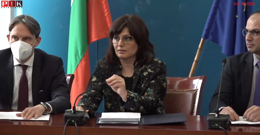 ПЪРВО В ПИК TV: Здравният министър съобщи кои мерки отпадат и кои остават след края на епидемичната обстановка (ВИДЕО/ОБНОВЕНА)