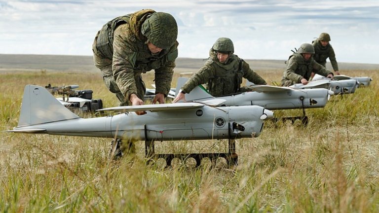 Руското военно министерство: Дрон „Орлан-10“ открива украинска военна техника (ВИДЕО) Руското военно министерство: Дрон „Орлан-10“ открива украинска военна техника (ВИДЕО)