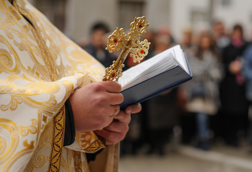Арестуваха свещеник при опит за бягство, присвоил 3,8 млн. евро в Гърция