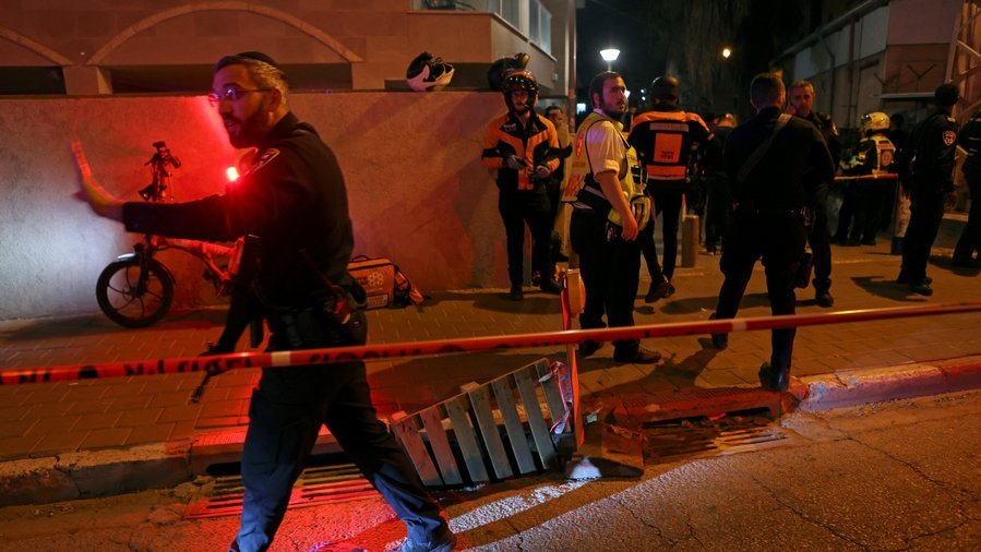 Застреляха мъж, убил петима в Тел Авив