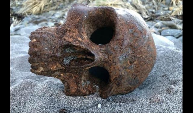 ЗЛОВЕЩА НАХОДКА: Откриха детски череп на улица в Царево