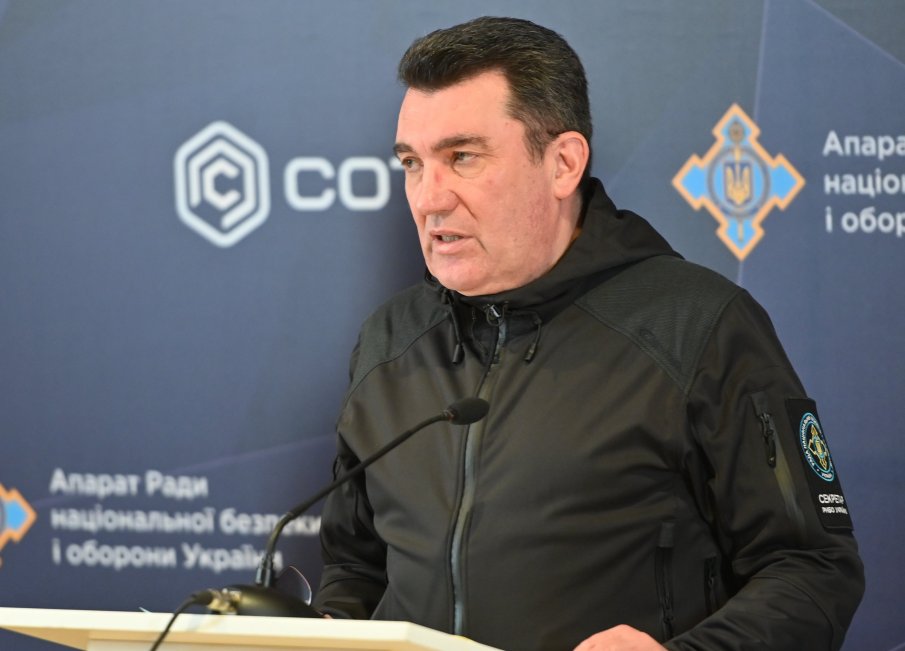 Украйна отрече да е атакувала петролна база в Русия