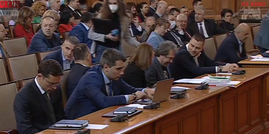 ПИК TV: Народните избраници с въпроси към четирима министри на парламентарния контрол (ОБНОВЕНА)