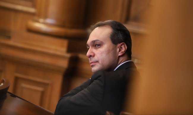 Министър Заков: Вече имаме пилот, дипломиран за Ф-16