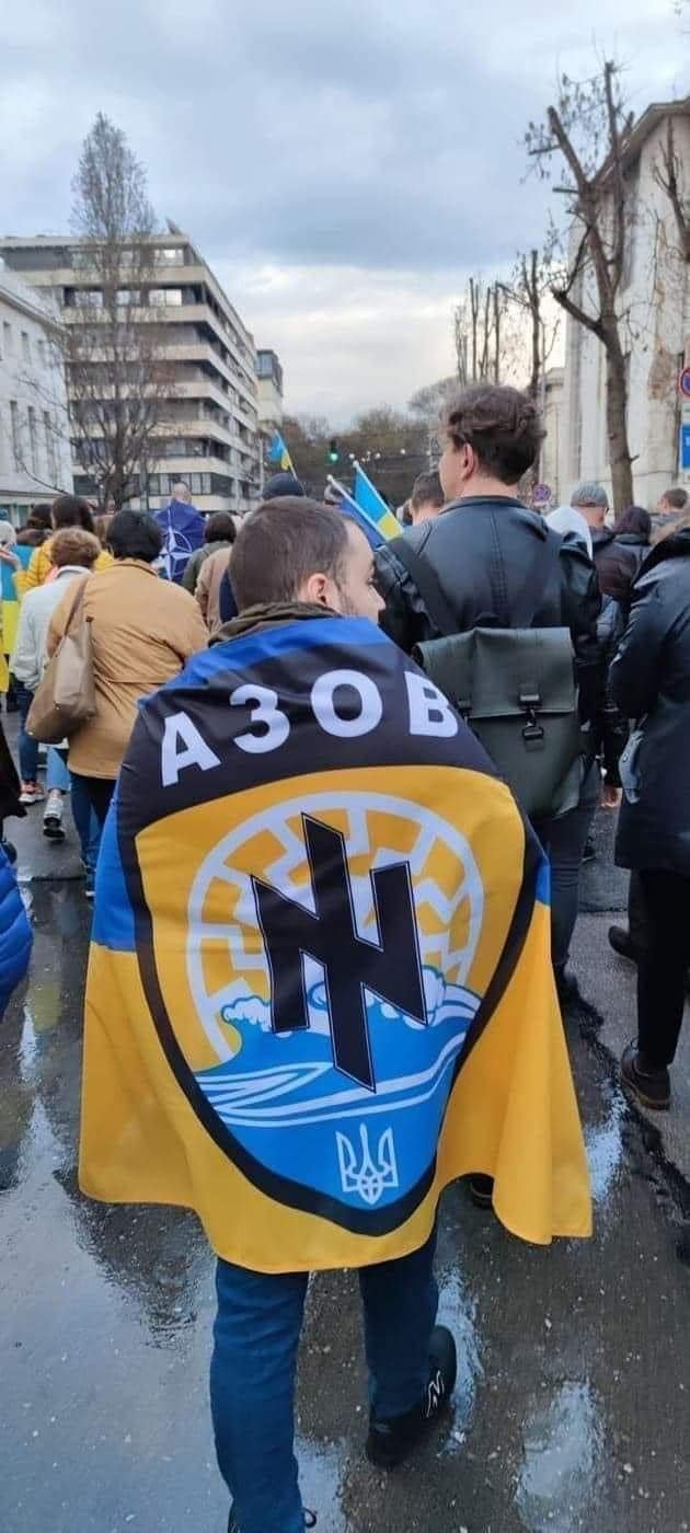 Блъсков: Общинарите гласували украинският флаг да се развява над Столична община. Обърнете внимание на елемента в черно!