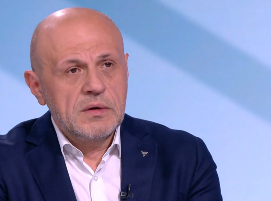 Томислав Дончев за Просто Киро: Министър-председателят работи да увеселява населението