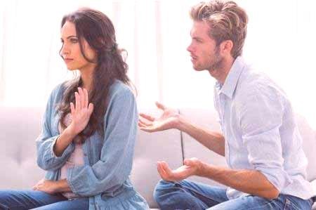 САМО ЗА ДАМИ: Пет признака, че той те контролира