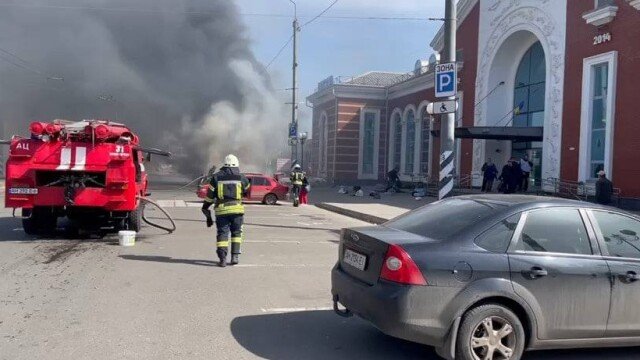 БРУТАЛНА АГРЕСИЯ: Русия удари с ракети гарата в Краматорск, жертвите са десетки