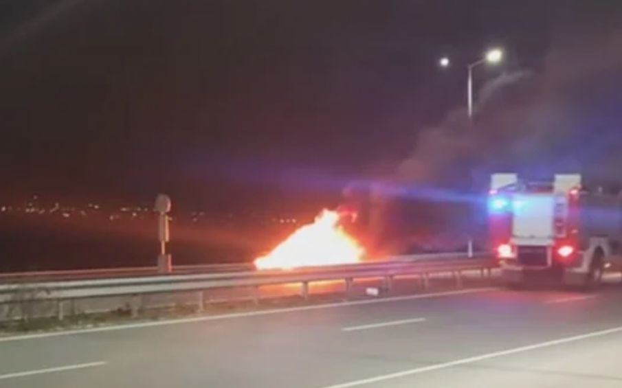 Кола изгоря на Асеновградско шосе край Пловдив