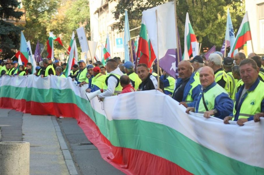 ПРОТЕСТИТЕ НЕ СПИРАТ! „Автомагистрали - Черно море“ отново на барикадата