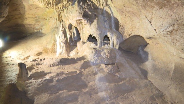 Древни хора в пещерата Бачо Киро край Дряново пренаписват първото заселване на Европа