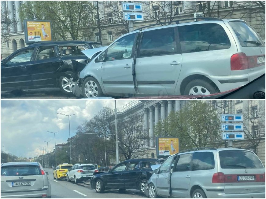 ПЪРВО В ПИК TV: Зверска верижна катастрофа на Цариградско шосе в София - четири коли се размазаха (ВИДЕО/СНИМКИ)