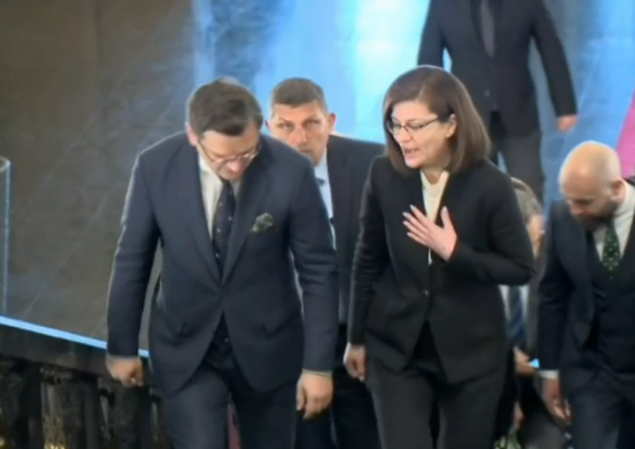 ПЪРВО В ПИК TV! Външният министър на Украйна след среща с Генчовска: Русия в момента унищожава, убива, измъчва и изнасилва (ВИДЕО/ОБНОВЕНА)