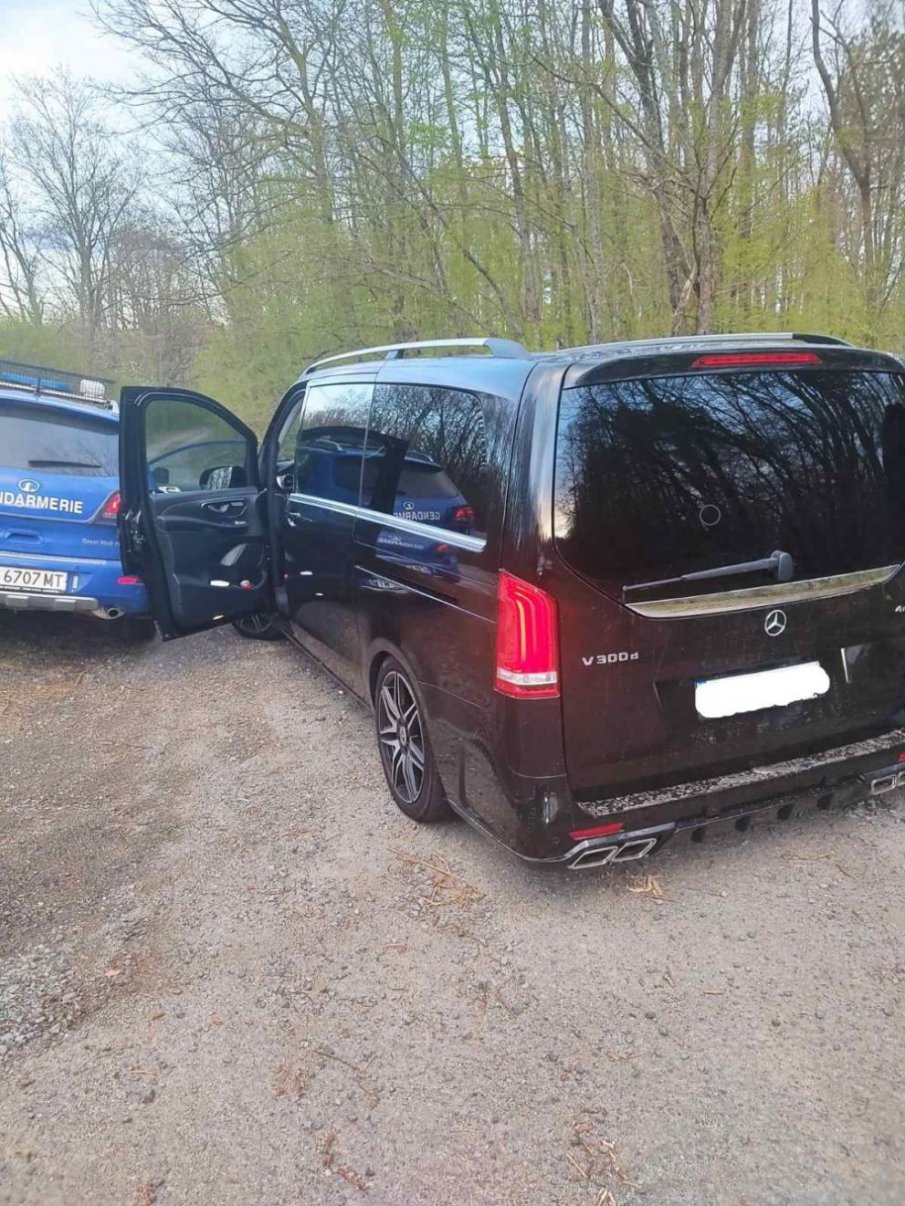 Задържаха шофьора, блъснал полицай по време на проверка край Белица