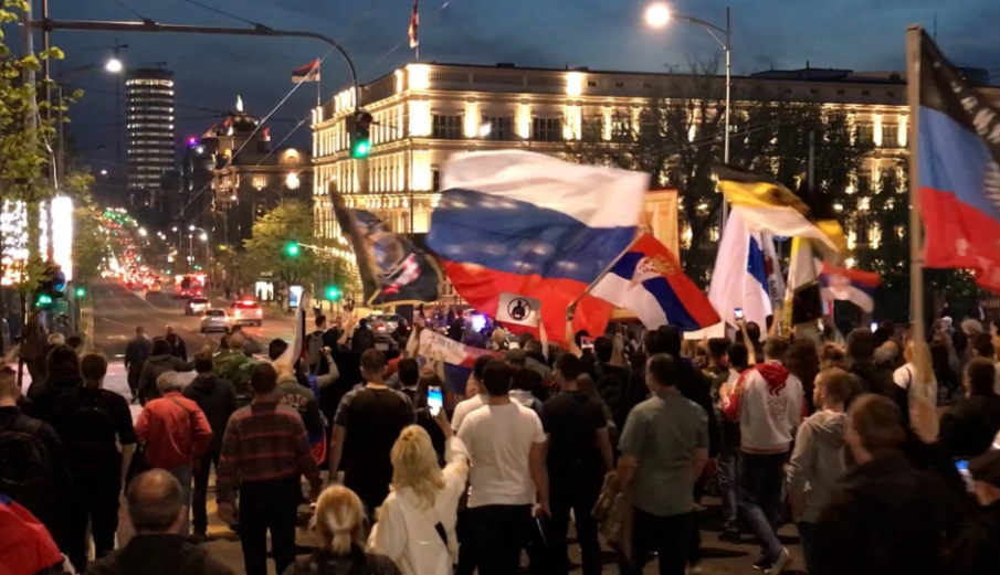 Хиляди излязоха на проруски протест в Белград