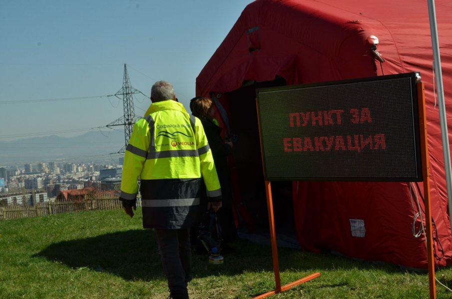 Тренираха реакция при възникване на авария в пречиствателната станция за питейна вода Бистрица (СНИМКИ)