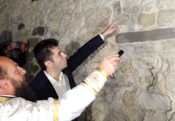 Кире, запълни първо дупката в главата си!