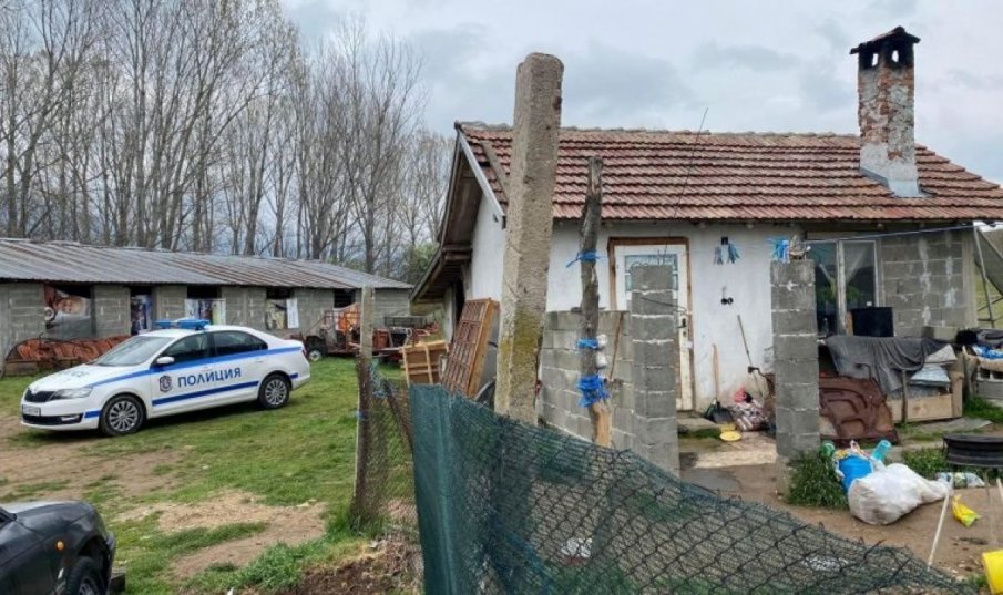 Подробности за хладнокръвното убийство във ферма край Енина