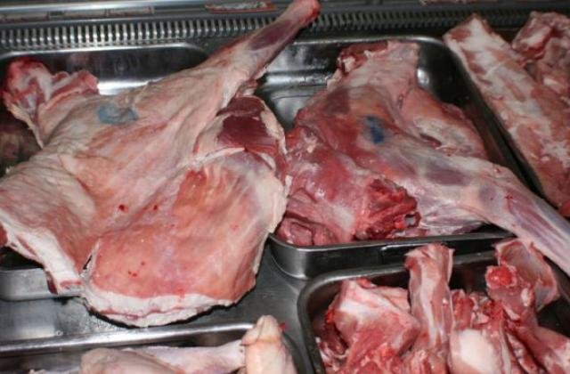 ПРЕДИ ВЕЛИКДЕН: Как да разпознаем прясно ли е агнешкото месо в магазина