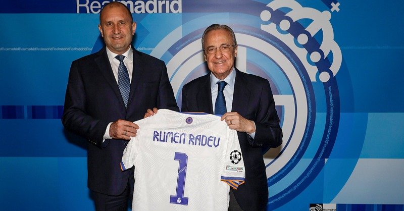 Радев се изфука с фланелка на Реал с неговото име