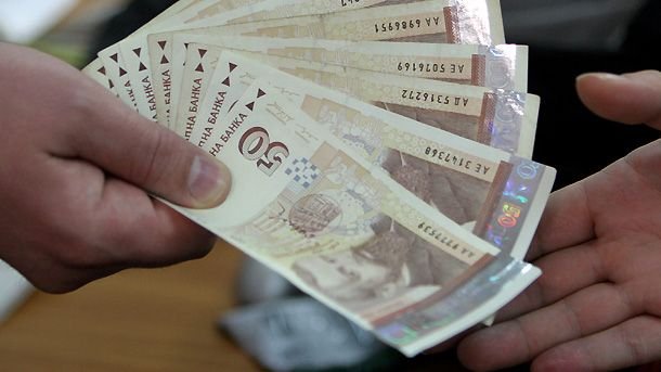 СКРИНИНГ! Българинът купува по-скъпи имоти, но разчита на кредити