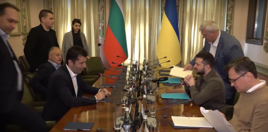 Новината от Киев: Военна техника на Украйна ще се ремонтира в България. Кирил Петков: Правилно уволних военния министър - тук се води война, а не спецоперация (ВИДЕО)