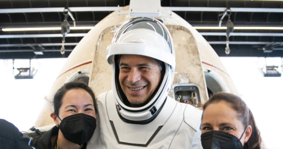 Първите туристи на МКС се завърнаха успешно на Земята