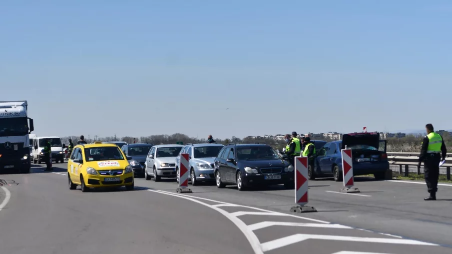 Улесняват трафика по магистрала Хемус