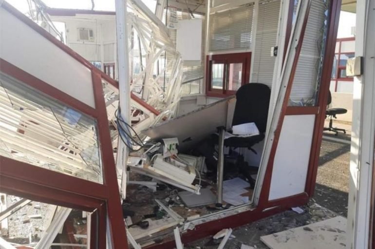 Българин се вряза с бус в унгарско ГКПП, шестима са ранени (СНИМКИ)