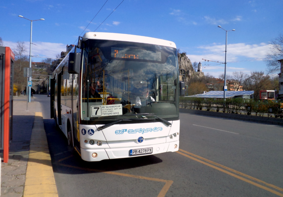 Ето кой е пребитият шофьор на автобус в Пловдив (СНИМКИ)