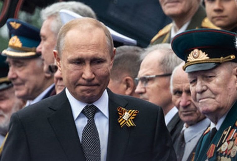 Снимка: „Подпухналият Путин“: Британски генерал с коментар за влошеното здраве на руския президент