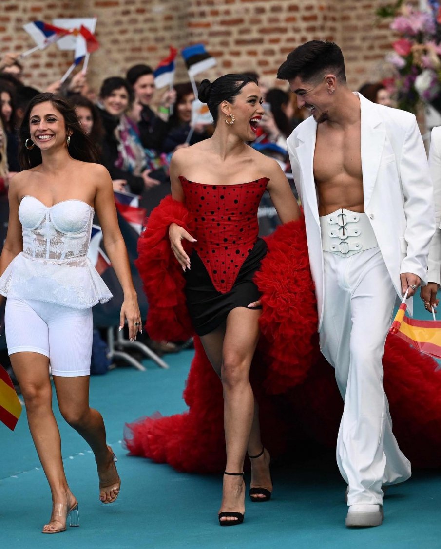 Откриха Евровизия в двореца Реджия ди Венария